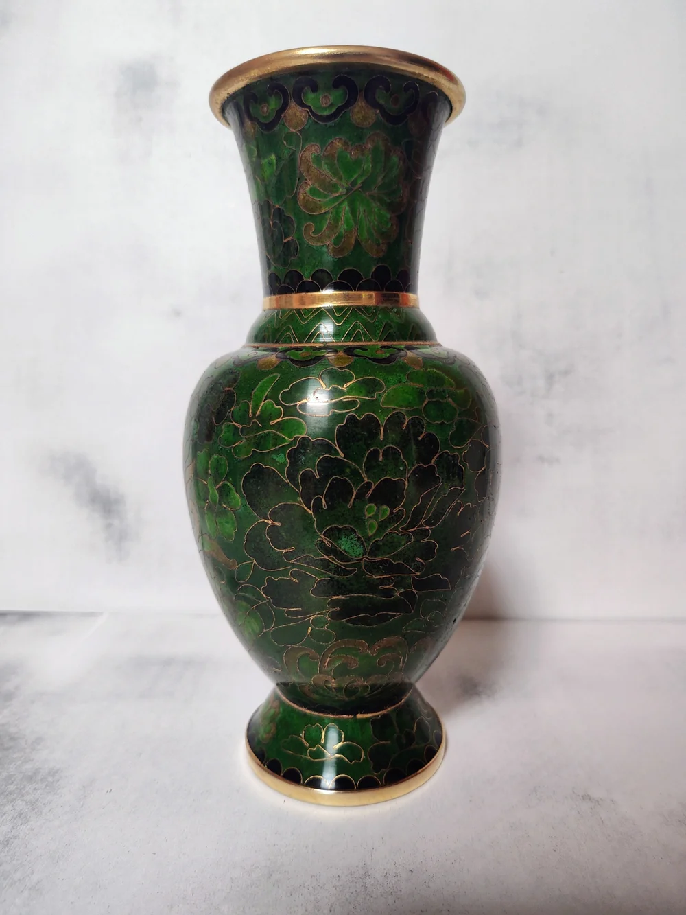 VTG 1960's Chinese Cloisonné Vase Emerald lotus Floral Design 7.5
